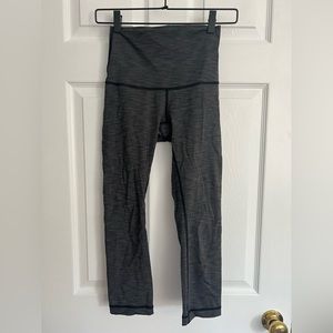 Lululemon Wunder Under cropped leggings